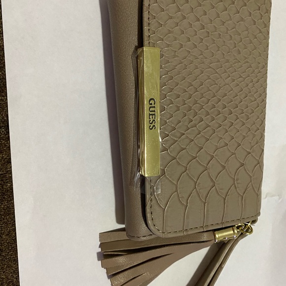 GUESS SANDY Slate Snake PHONE Wristlet  NWT - Picture 6 of 8